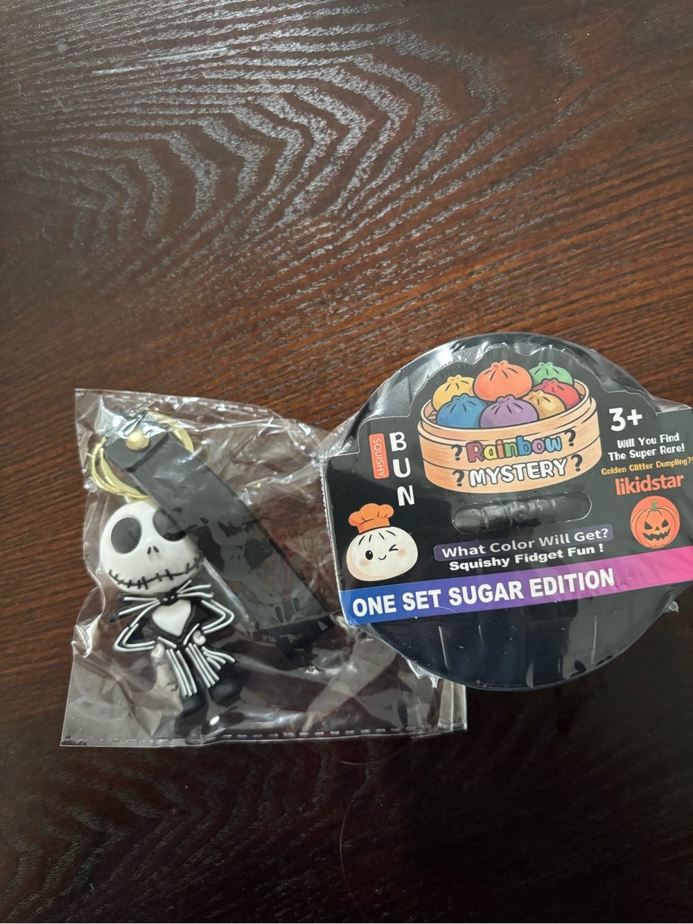 1 Halloween mystery squishy and Keychain